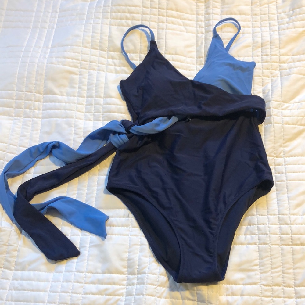 NWT Aerie colorblock one- piece swimsuit